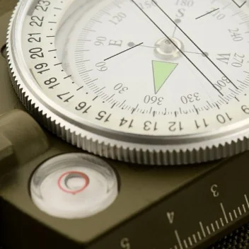 Boussole Militaire sur cadre pliable a Viseur M-Tac Olive
